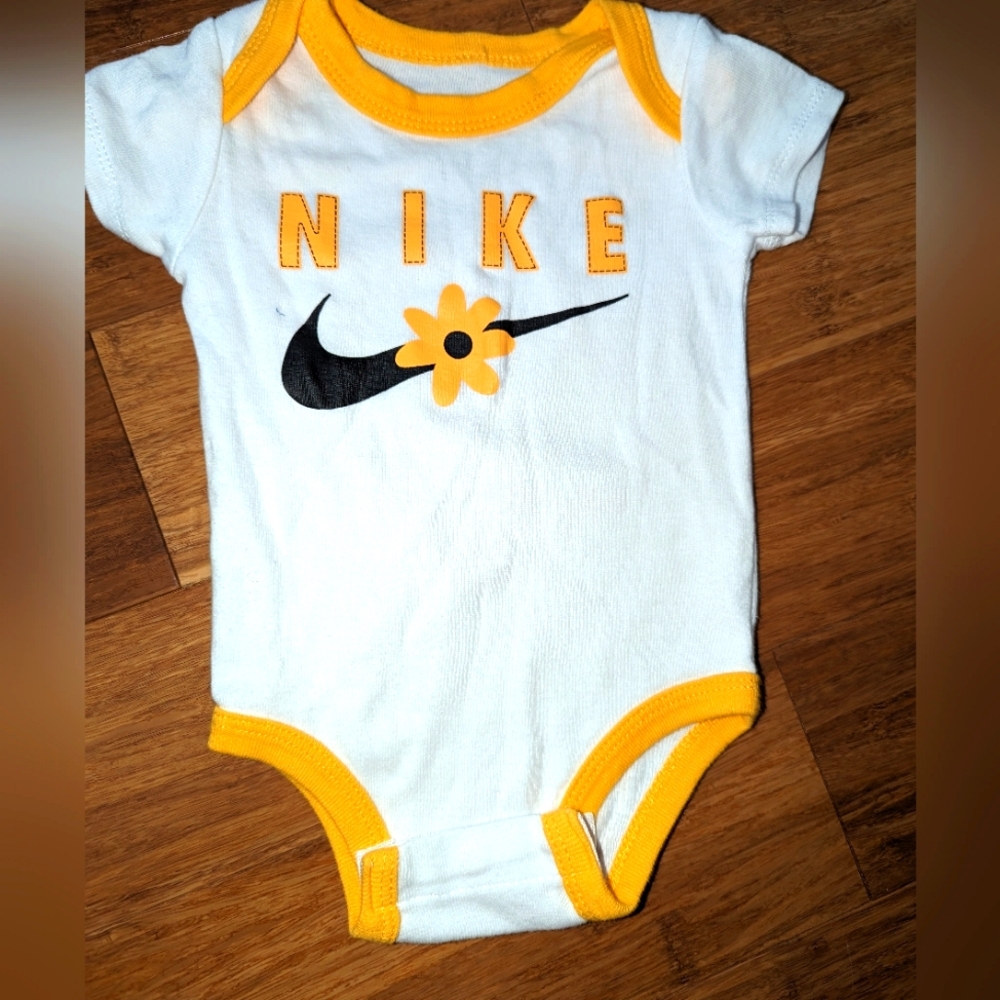 Nike baby onesie. EUC.